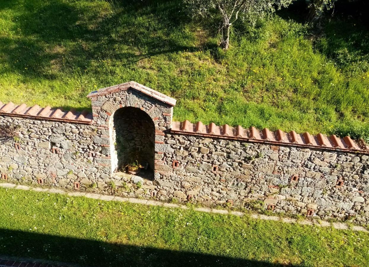 Alloggi In Villa Storica Pescia Exteriör bild