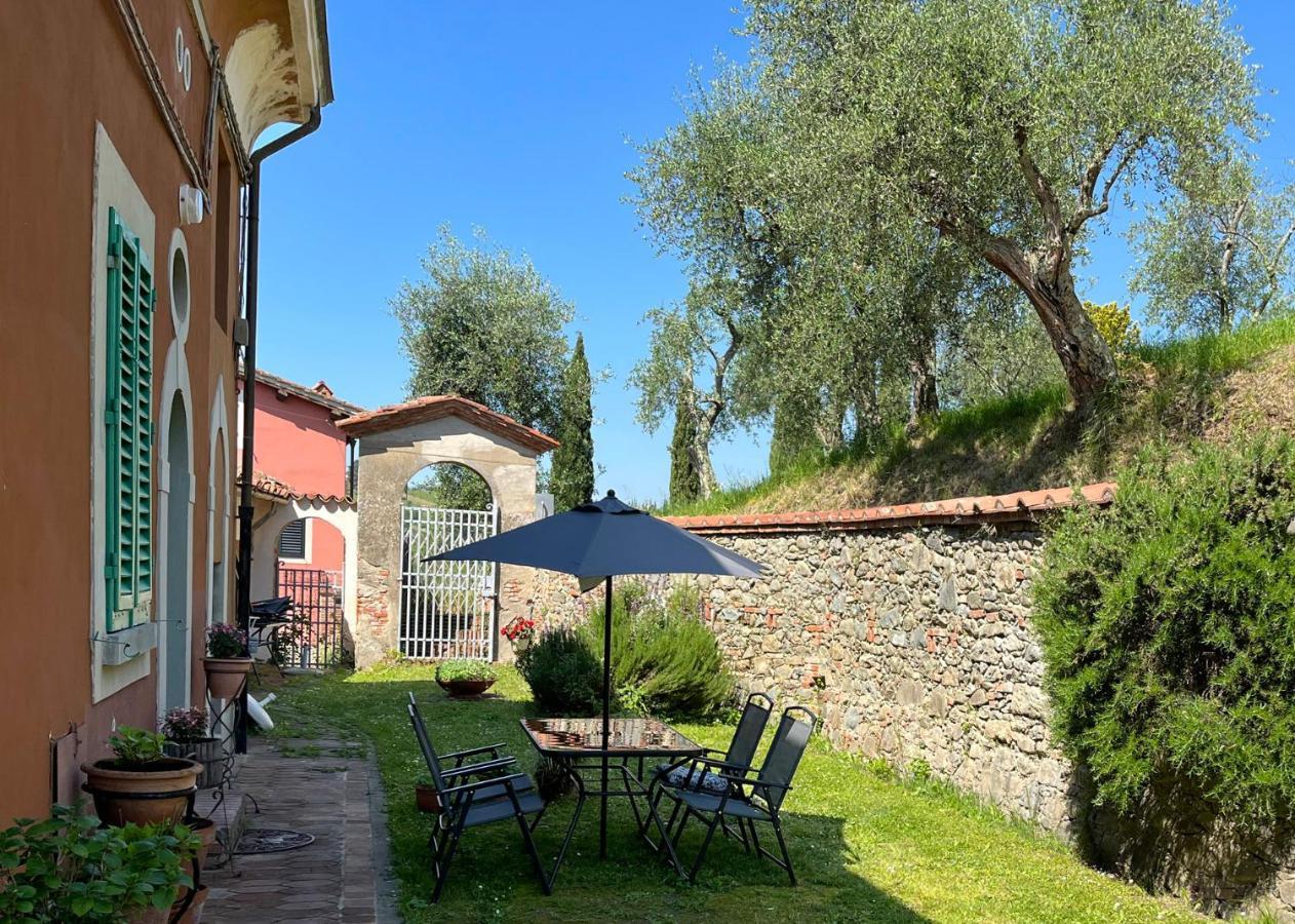 Alloggi In Villa Storica Pescia Exteriör bild